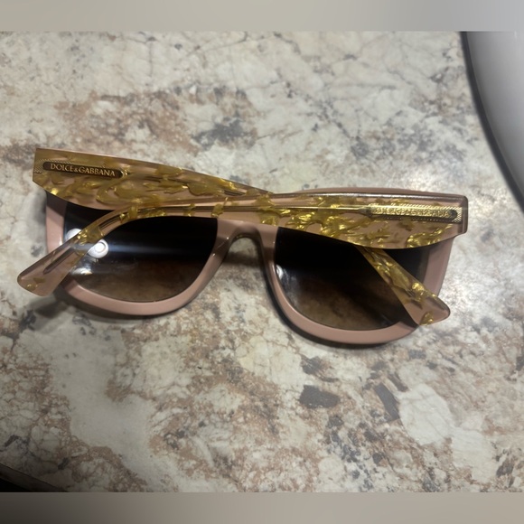 Dolce & Gabbana women’s sunglasses - Picture 2 of 5